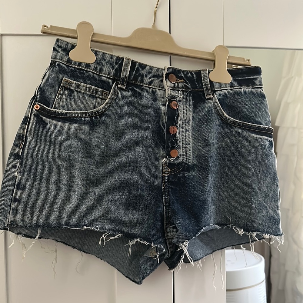 Zara denim shorts size 6